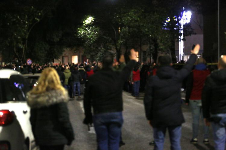 Saluti romani durante la commemorazione di Acca Larenzia nel 2024 - Fotogramma