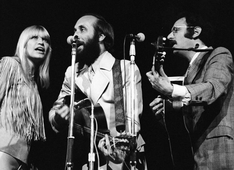 Mary Travers, Paul Stookey e  Peter Yarrow - Fotogramma /Ipa