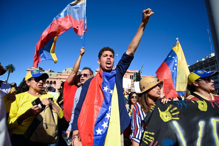 Manifestazioni contro il regime di Nicolás Maduro - (Fotogramma)