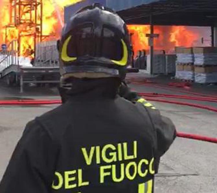 Vicenza, esplosione in azienda di pile a Trissino. Comune: "State a casa"