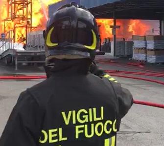 Explosion and Fire in Trissino Industrial Area: Dense Black Smoke Alarms Neighboring Municipalities