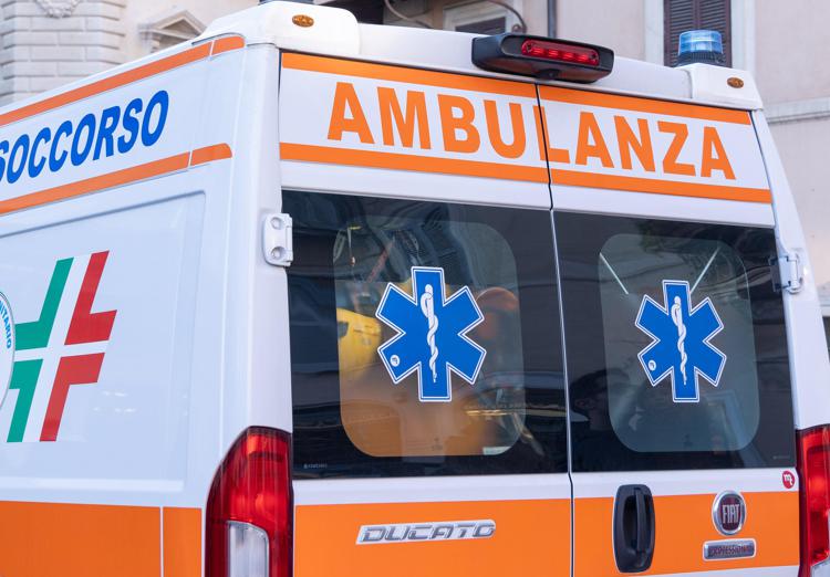 Ambulanza, immagine di repertorio (Fotogramma)