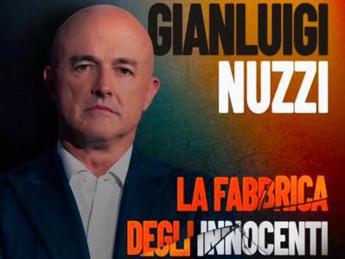 'La fabbrica degli innocenti', Gianluigi Nuzzi porta a teatro i grandi casi di cronaca