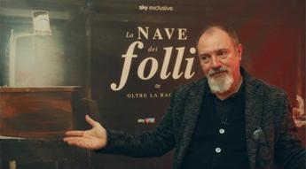 La nave dei folli, Carlo Lucarelli racconta lo stigma della diversità da Nerone a Tolstoj