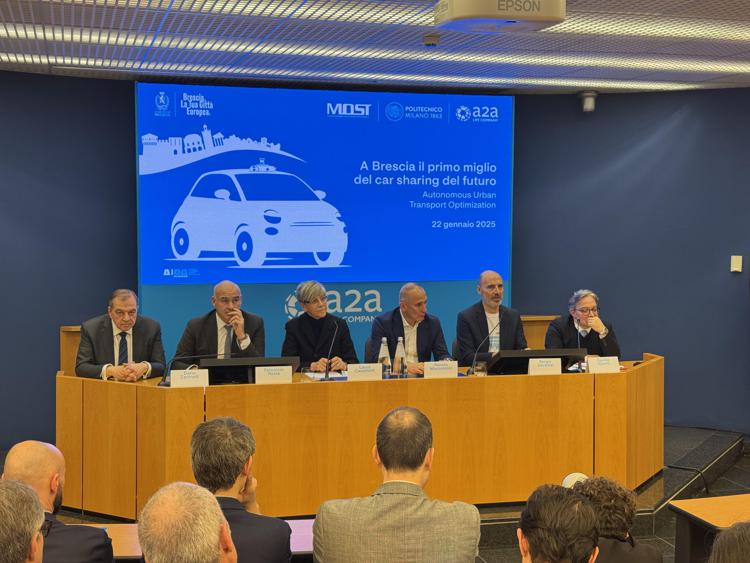 A Brescia primo car sharing a guida autonoma, al via sperimentazione