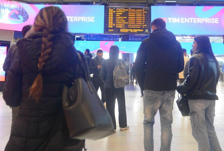 Sciopero dei treni (Fotogramma)