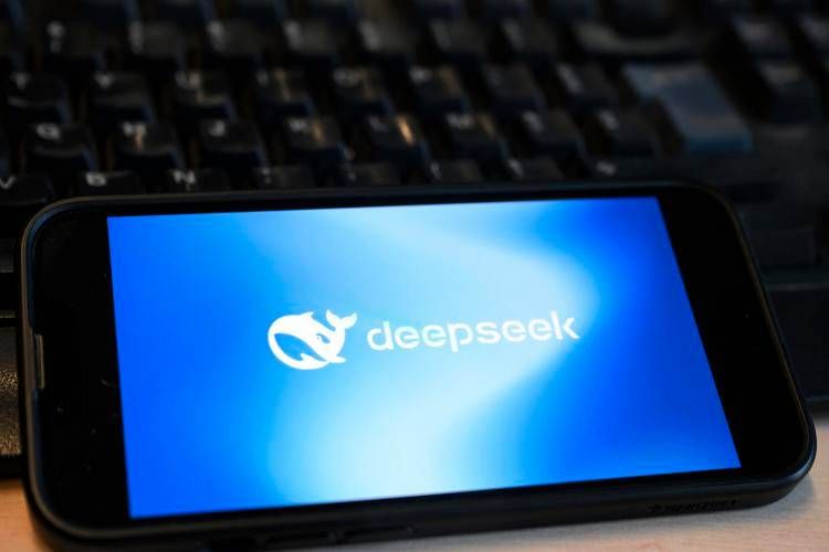 DeepSeek su un cellulare