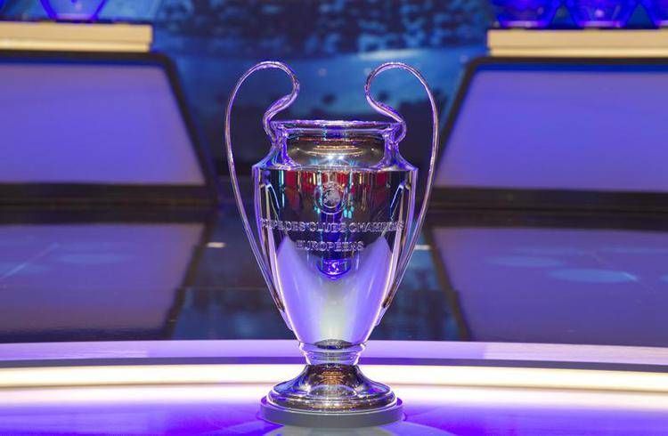 La coppa della Champions League - Fotogramma