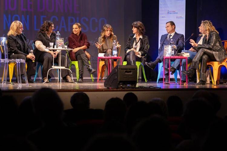 'Finché divano non ci separi', sold out a Teatro degli Eroi per Sonia D’Agostino