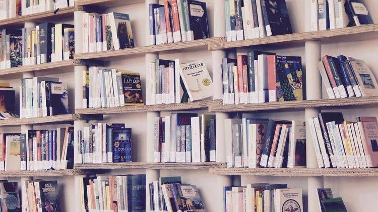 La classifica dei 10 libri più venduti nel 2024 in Italia, curata da Aie. 