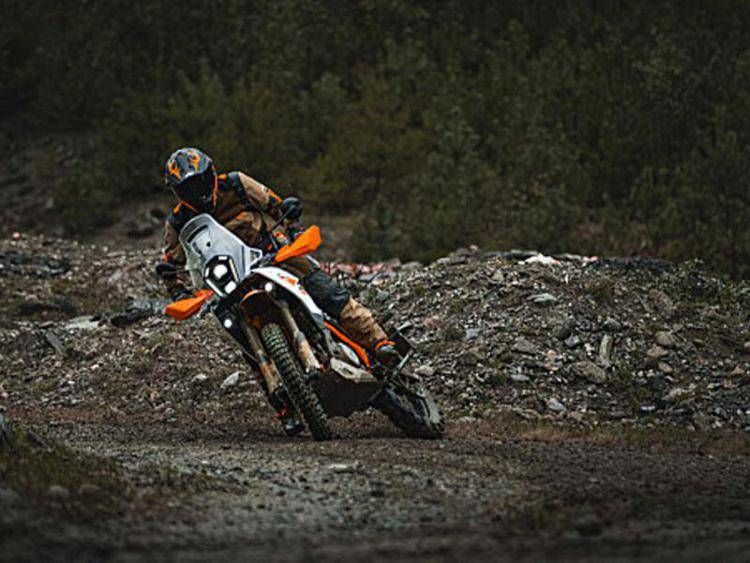 KTM 390 Adventure 2025, oltre i limiti