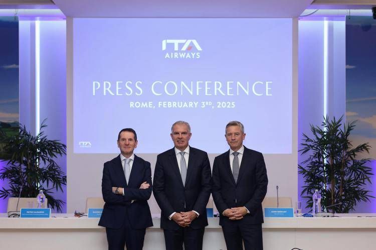 I vertici in conferenza stampa