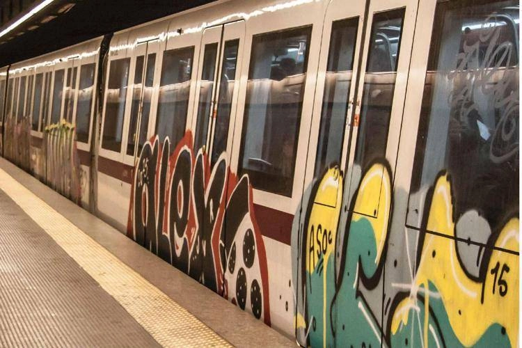 Roma, stavano per imbrattare metro, due writer bloccati grazie a security Atac e Italpol