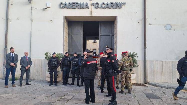 Carabinieri impegnati nell'operazione