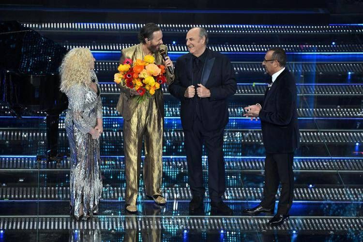 Un momento della prima serata di Sanremo - (Fotogramma)