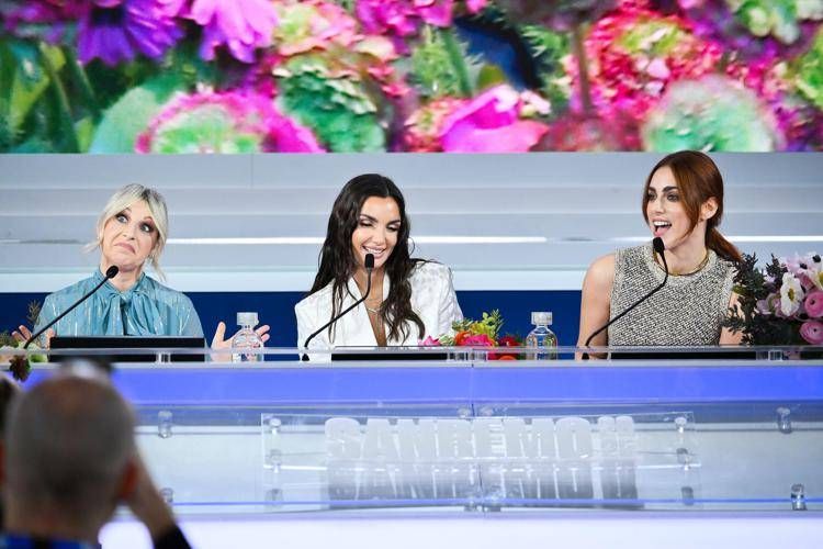 Le conduttrici della terza serata di Sanremo 2025: da sinistra Katia Follesa, Elettra lamborghini e Miriam Leone  - (Fotogramma/Ipa)