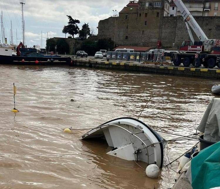 Il porto di Talamone - (Dal profilo Facebook di Eugenio Giani) 