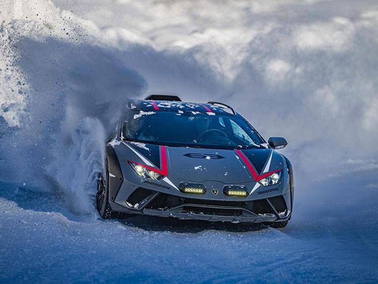 Lamborghini Accademia Neve: 10 Anni di adrenalina