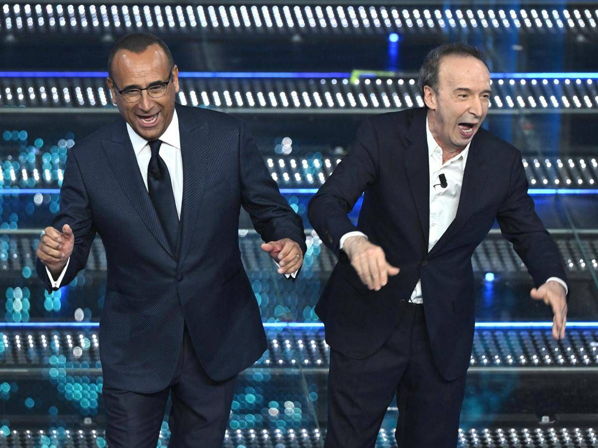 Sanremo 2025, Benigni mattatore e incanto cover: ecco il film della quarta serata