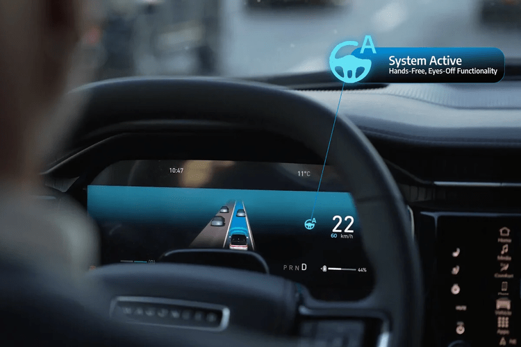 Stellantis presenta Stla AutoDrive, guida autonoma a mani libere e occhi chiusi