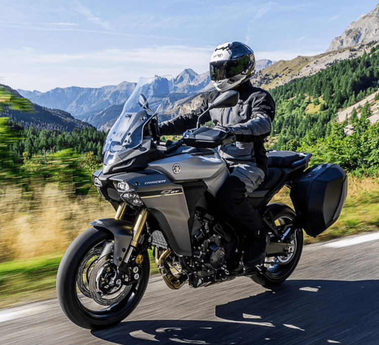 Yamaha presenta le nuove TRACER 9 e TRACER 9 GT 2025