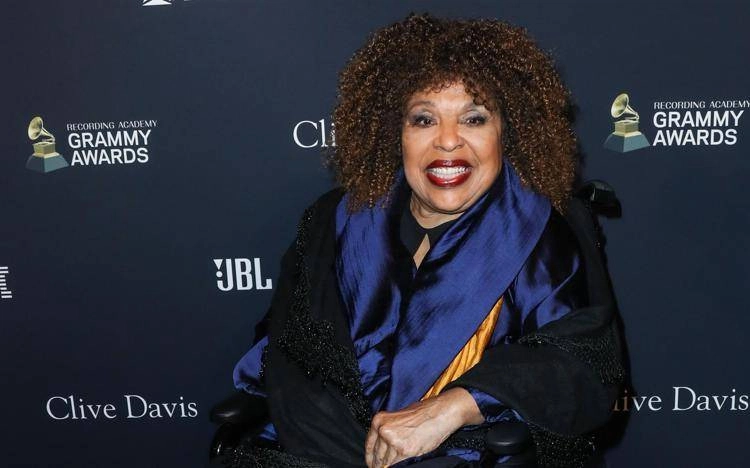 Addio a Roberta Flack, cantante pop e soul di 'Killing me softly'