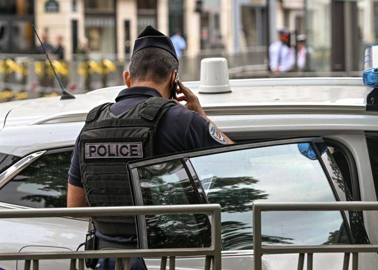 Agente di polizia a Parigi - Ipa