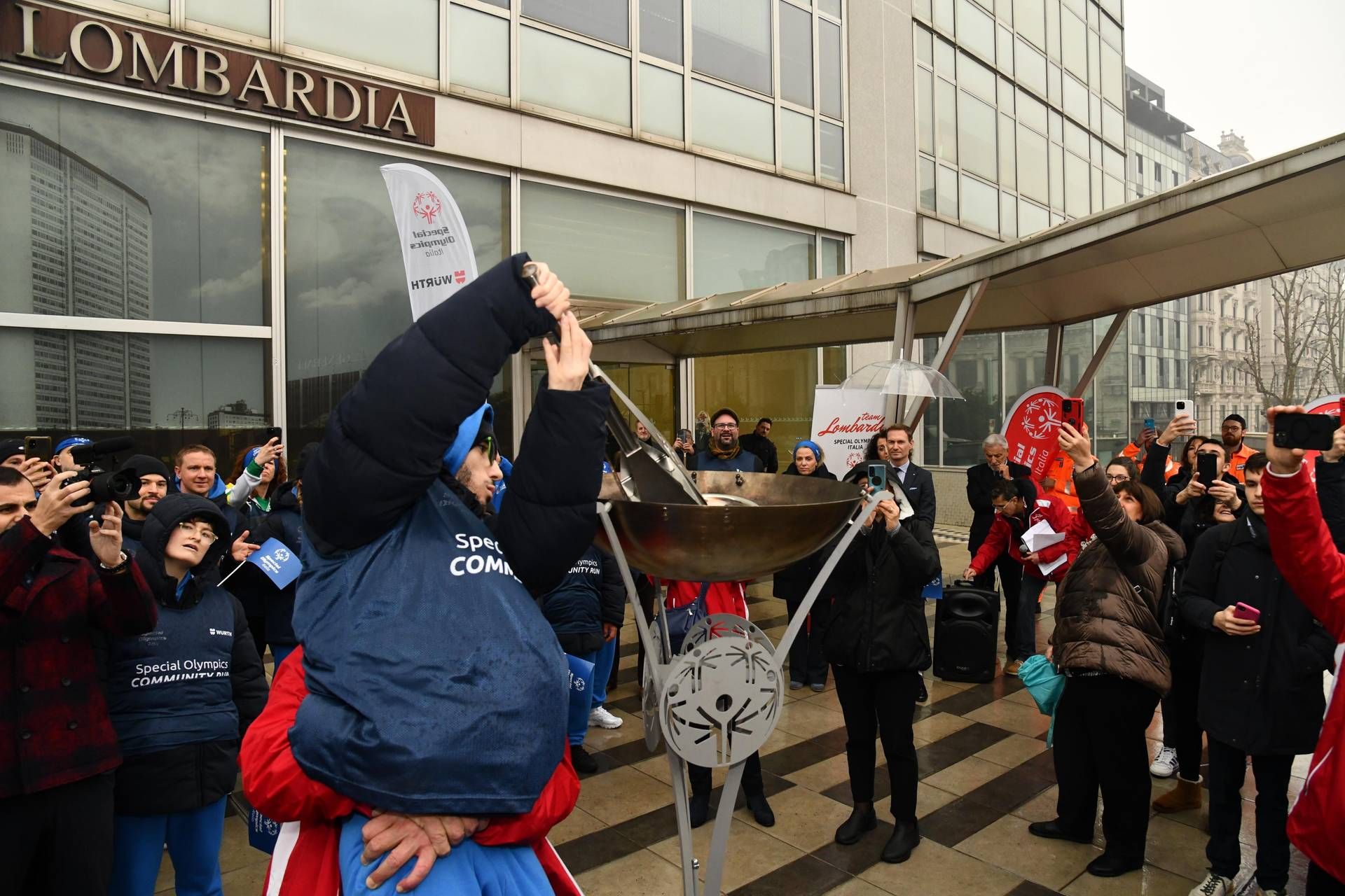 Special Olympics, on the torch at Palazzo Pirelli