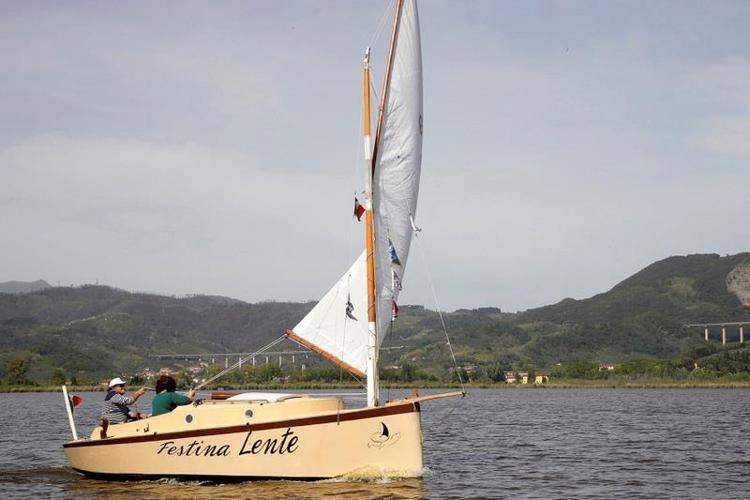 “Le Vele Classiche di Puccini” sul Lago di Massaciuccoli, aperte le iscrizioni alla seconda edizione