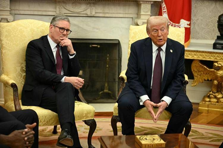 Keir Starmer e Donald Trump nello Studio Ovale - Afp