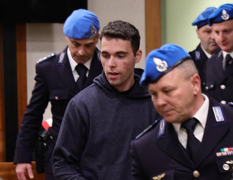 Omicidio Cecchettin, Turetta trasferito tra detenuti comuni: preoccupazione dei legali