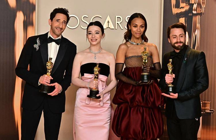 Da sinistra Adrien Brody, Mikey Madison, Zoe Saldana e Kieran Culkin  - (Afp)