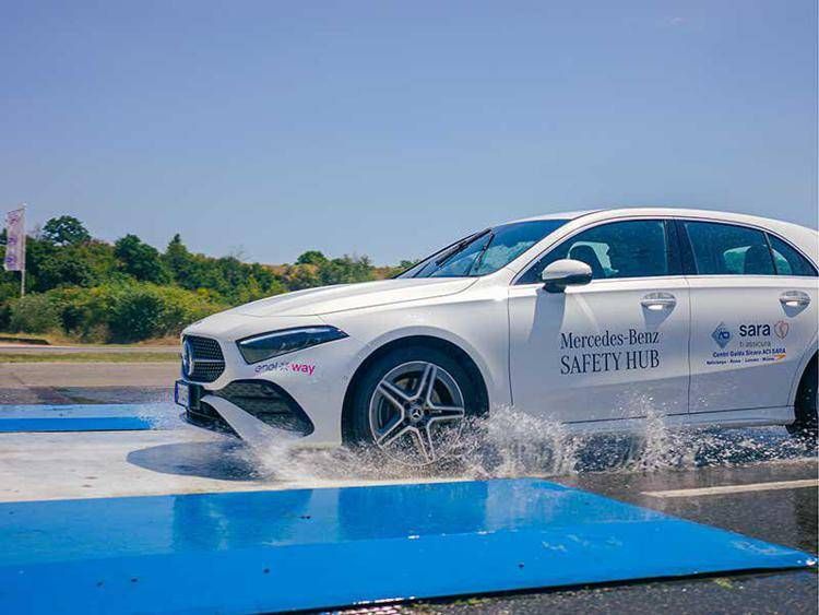 Mercedes-Benz Italia rinnova la partnership con i Centri di Guida Sicura ACI-SARA