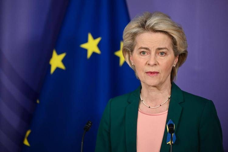 Von der Leyen presenta piano per riarmare l'Europa: 