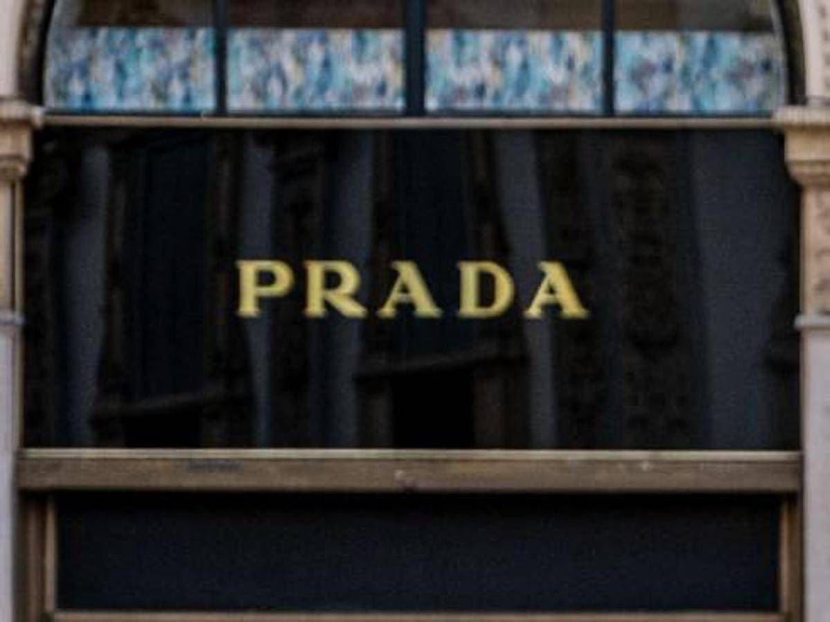 Prada, nel 2024 ricavi netti a 5,4 miliardi. Record vendite per Miu Miu