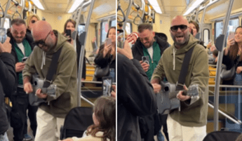 Giuliano Sangiorgi, live sul tram a Milano: "Dove tutto è iniziato"