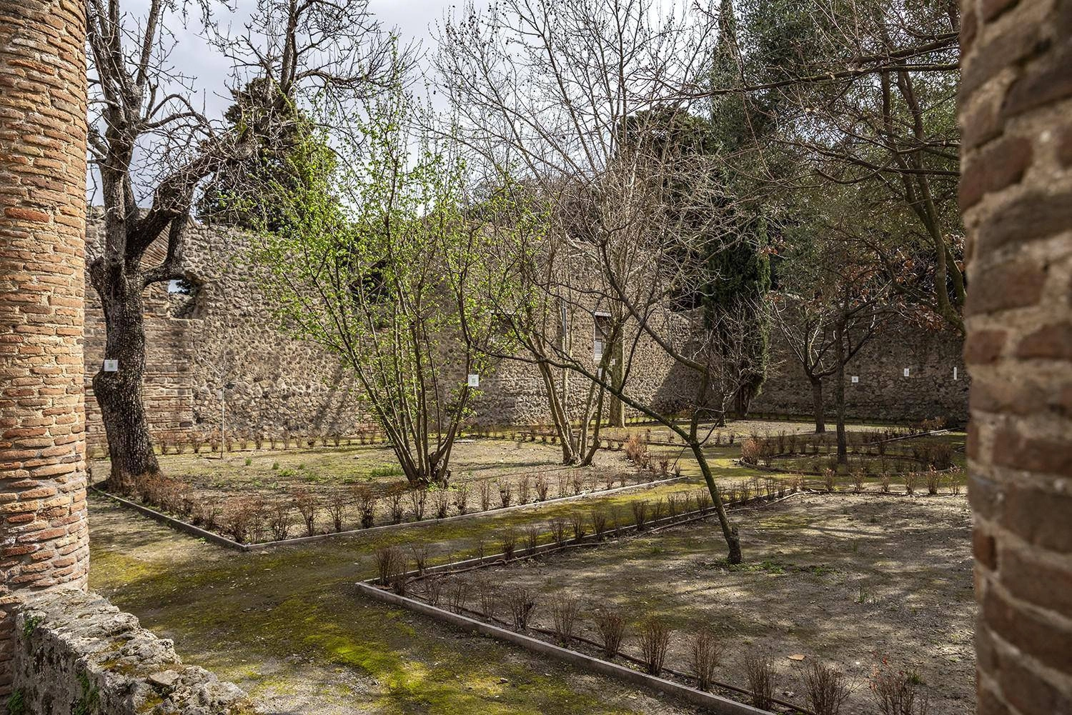 In Pompeii the house of the Botanical Garden opens to the public