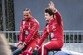 Ferrari, la gag tra Hamilton e Leclerc: "Ti dico cosa faremo in Australia" - Video