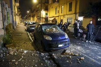 Terremoto Campi Flegrei, scossa 4.4: trema Napoli, sciame sismico ancora in corso