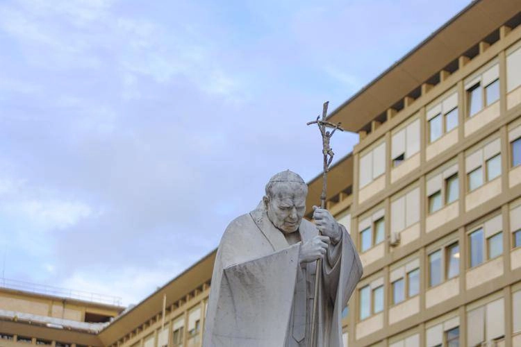 Papa Francesco migliora ancora, Vaticano: 