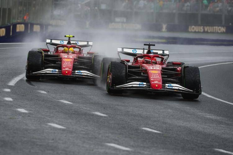 Ferrari, nervosismo Hamilton-Leclerc: quanti litigi radio a Melbourne