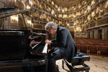 Remo Anzovino in tour con 'Atelier', viaggio tra le mille possibilità del pianoforte