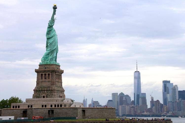 "Trump, restituisci la Statua della Libertà", la provocazione dalla Francia e la Casa Bianca risponde