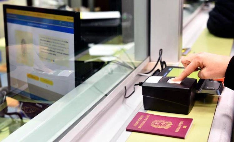 Poste Italiane amplia la diffusione del servizio di richiesta e rinnovo del passaporto negli uffici postali