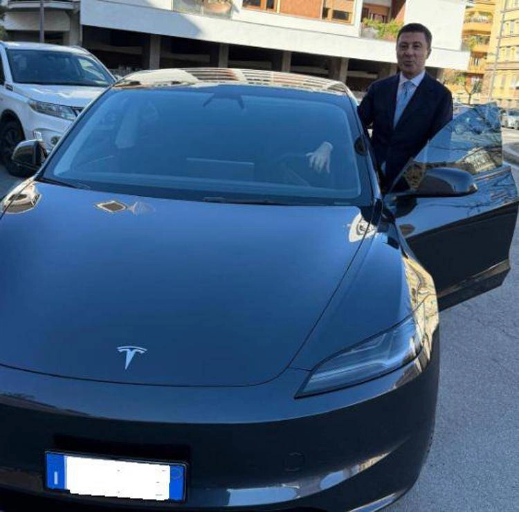 Italo Bocchino e la sua Tesla