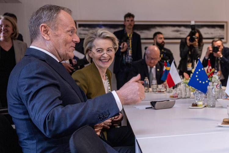 Donald Tusk e Ursula von der Leyen al Consiglo europeo - Fotogramma