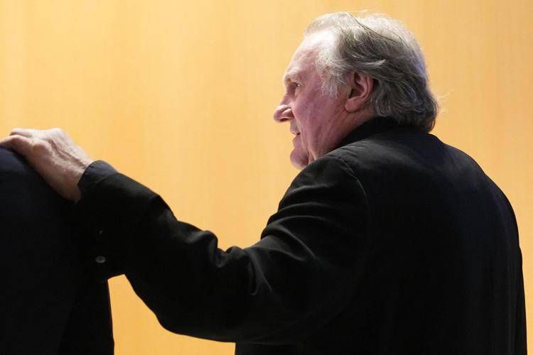 Gerard Depardieu in aula - (Afp)