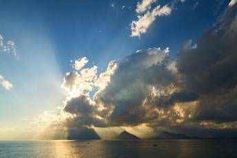 Sole e nuvole -