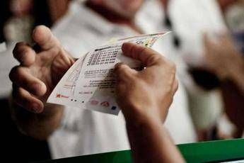 SuperEnalotto, numeri combinazione vincente oggi 23 ottobre
