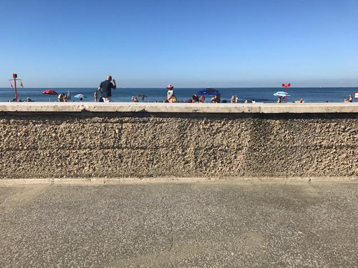 Ostia Raggi Giù Lungomuro E 50 Spiaggia Libera